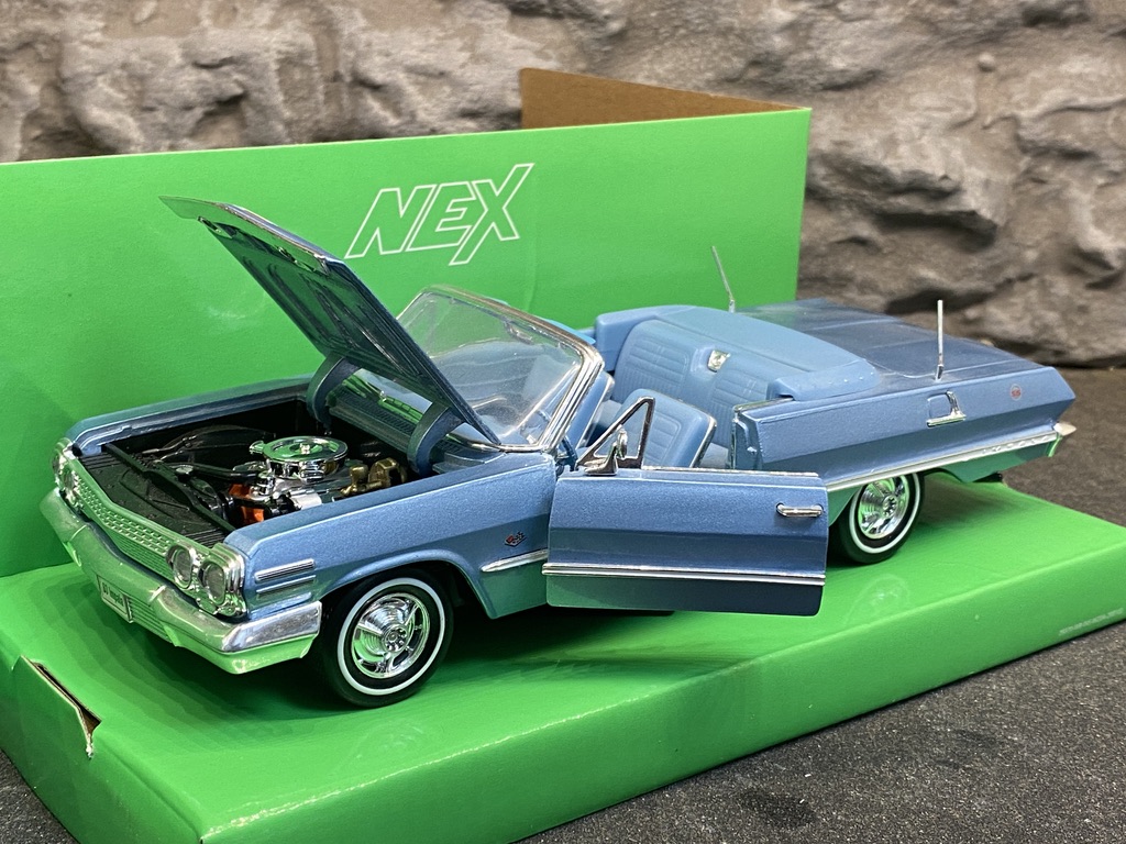 Skala 1/24: Chevrolet Impala Conv. 63', Light blue fr Welly Nex Models