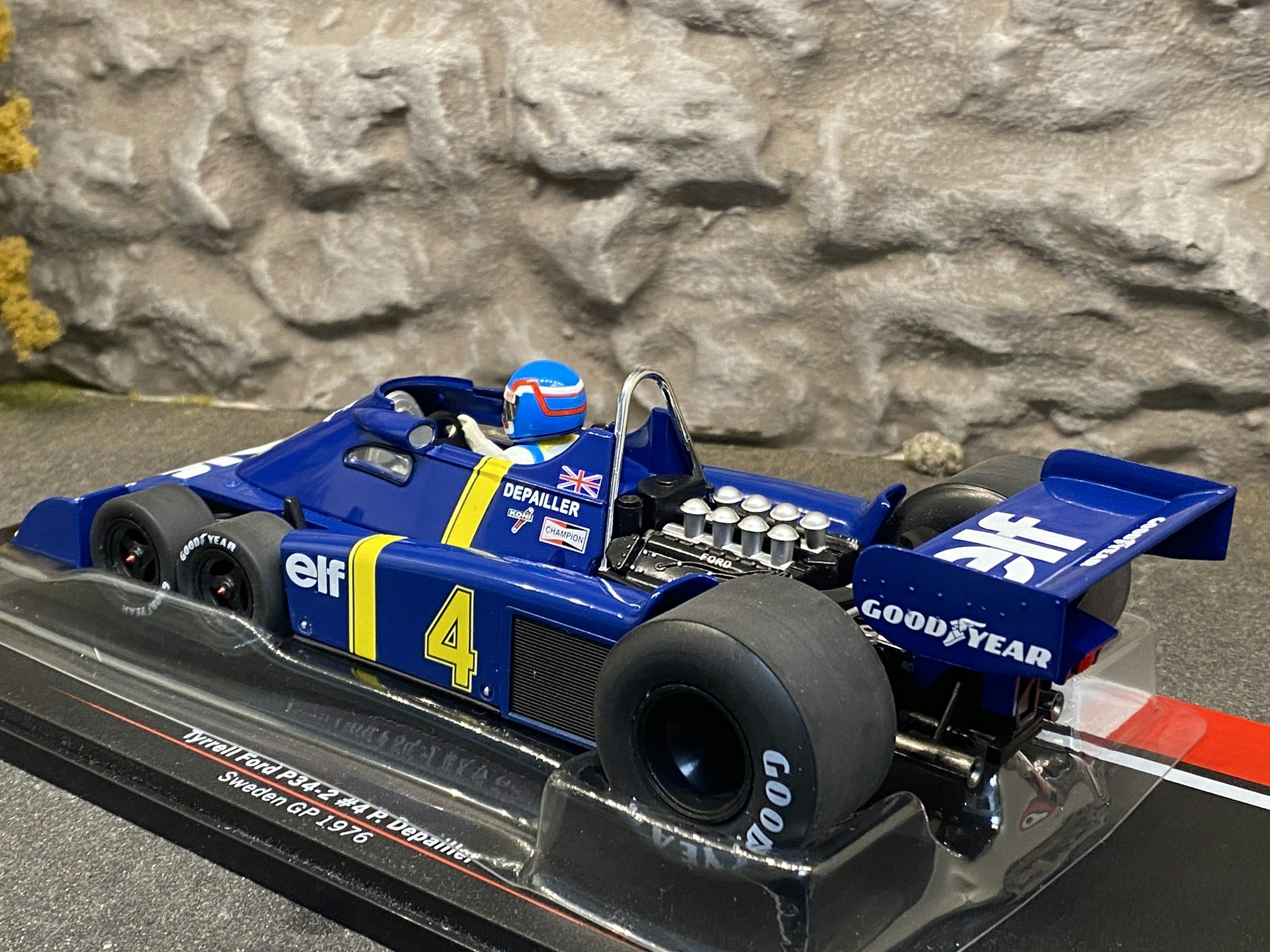 Skala 1/18 Tyrell Ford P34-2  #4  P.Depailler, Swedish GP 1976 fr MCG