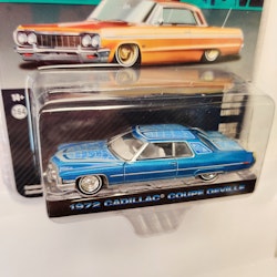 Skala 1/64 Cadillac Coupe DeVille 72' "California LowRiders" blå fr Greenlight
