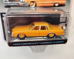 Skala 1/64 Chevrolet Caprice Classic 90' "California LowRiders" orange fr Greenlight