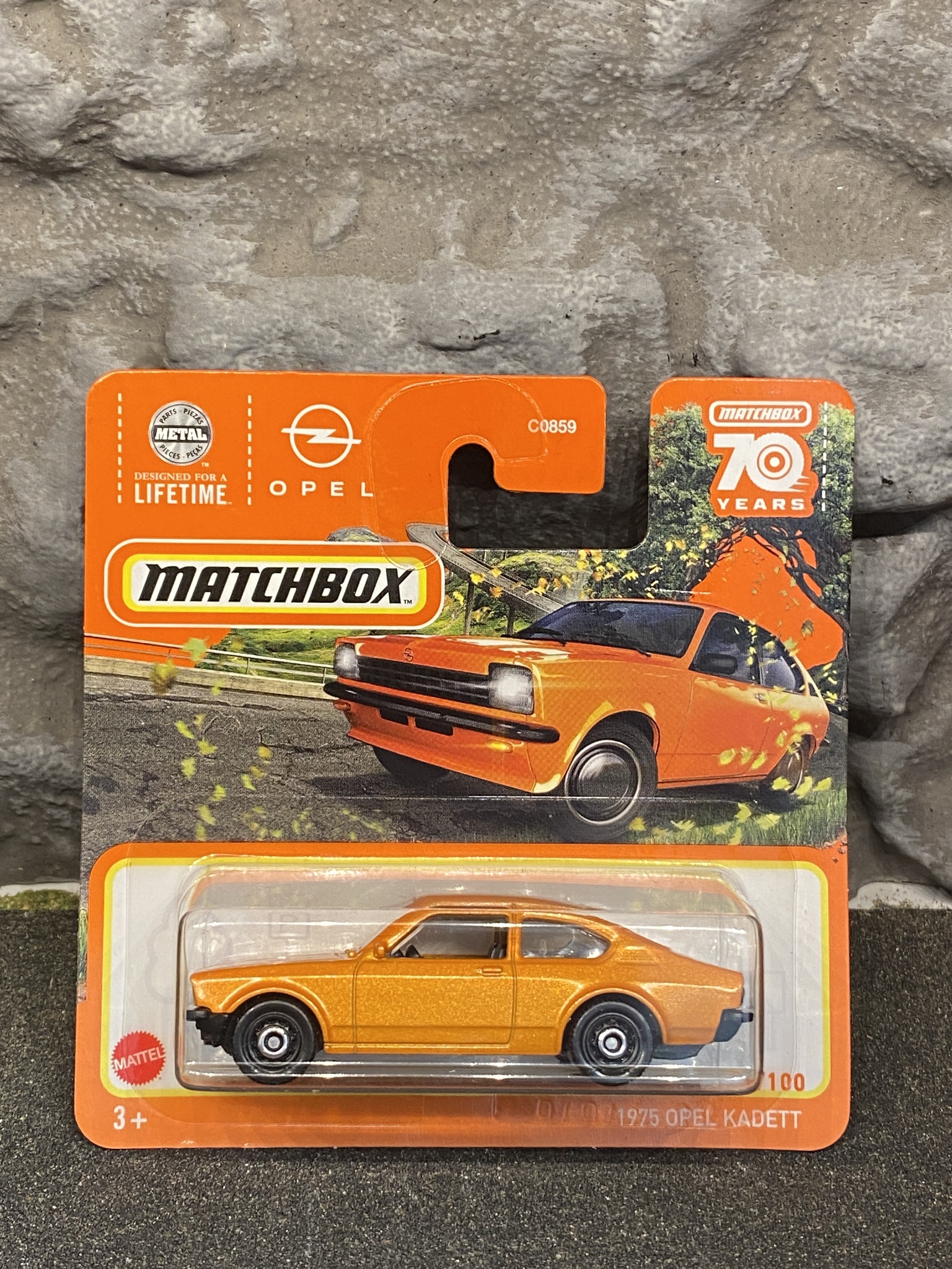 Skala 1/64 MATCHBOX 70 years - Opel Kadett 1975' Orange metallic