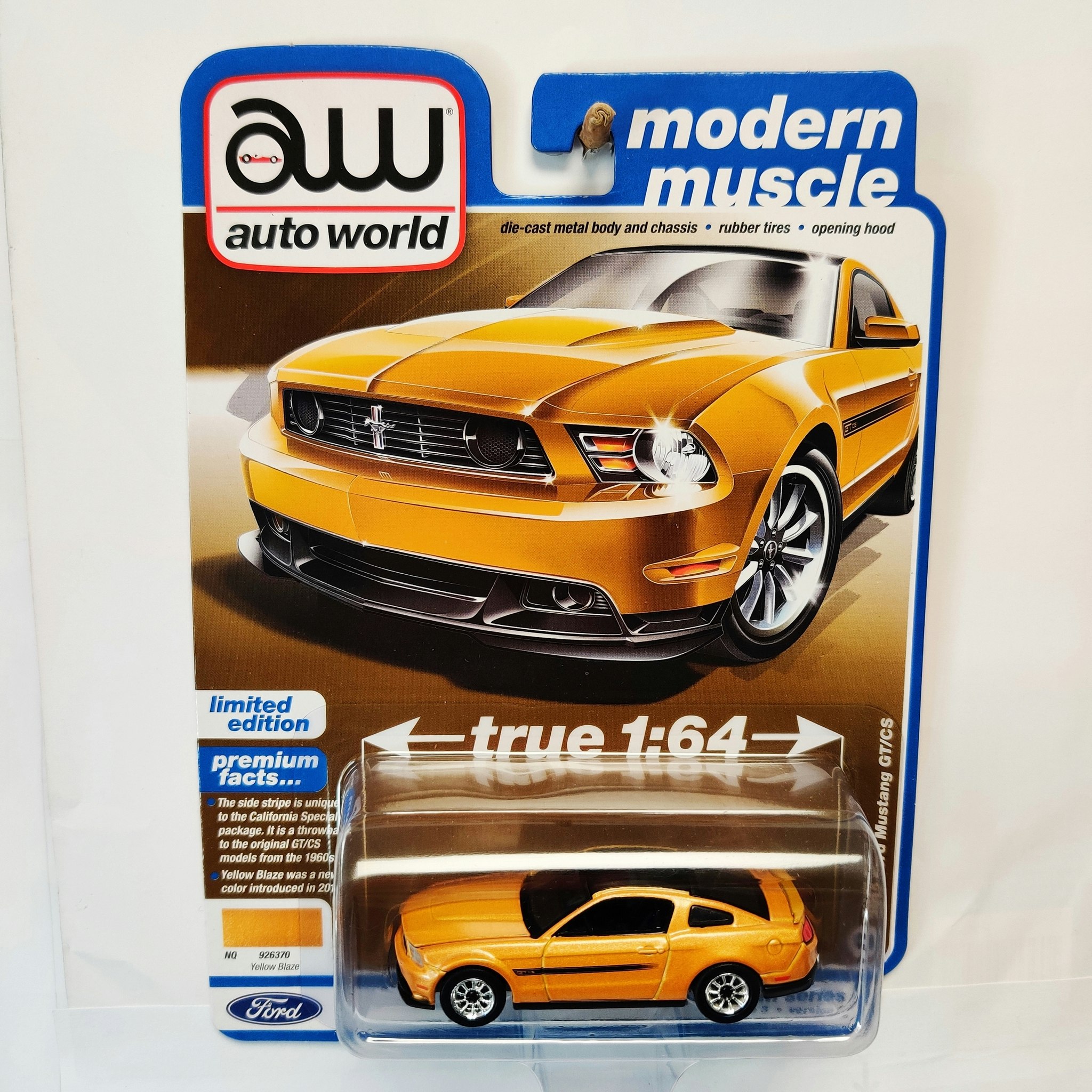 Skala 1/64 - Ford Mustang GT/CS 12' Rel.3 Ver.B från Auto World