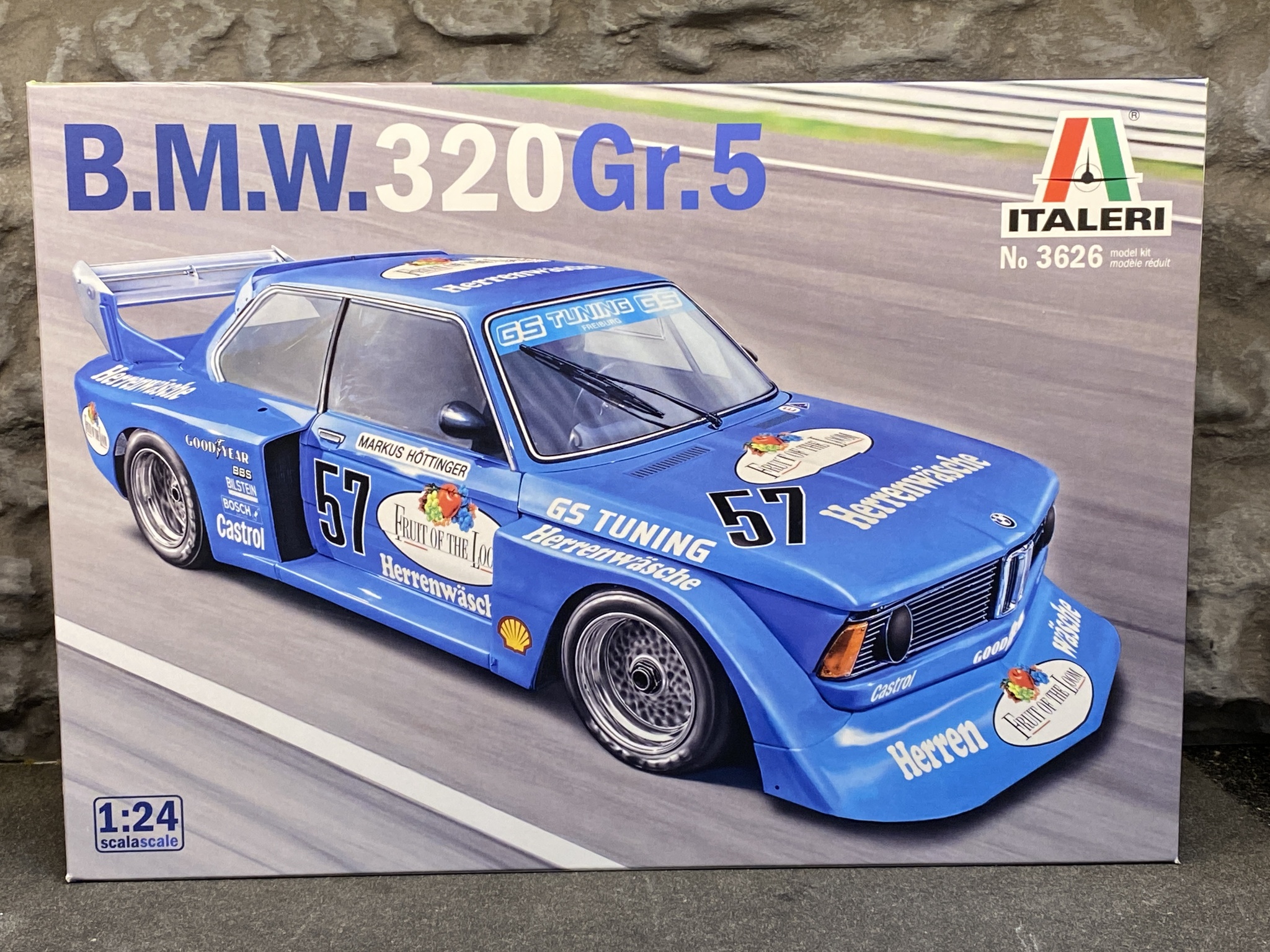 Skala 1/24 BMW 320 Gr.5 plastic modelkit fr Italeri