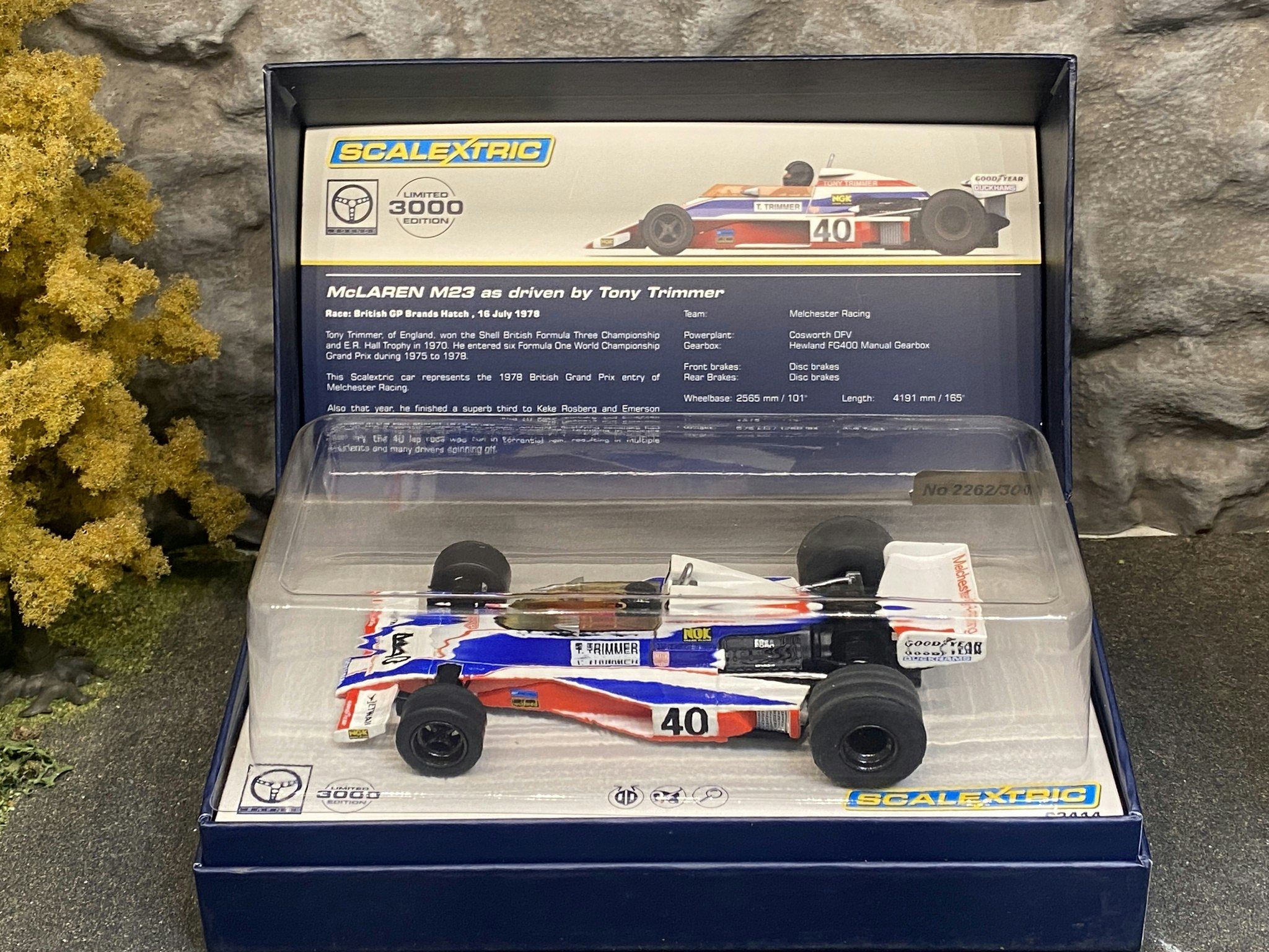 Skala 1/32 Analog Slotcar - Legends McLaren M23, Tony Trimmer Lim ed. fr Scalextric