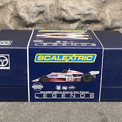 Skala 1/32 Analog Slotcar - Legends McLaren M23, Tony Trimmer Lim ed. fr Scalextric