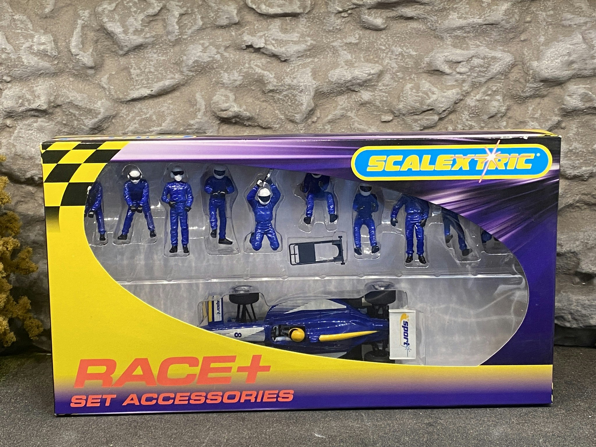 Skala 1/32 Race Set Accesories + Analog Slotcar - 10 figures + car w driver fr Scalextric