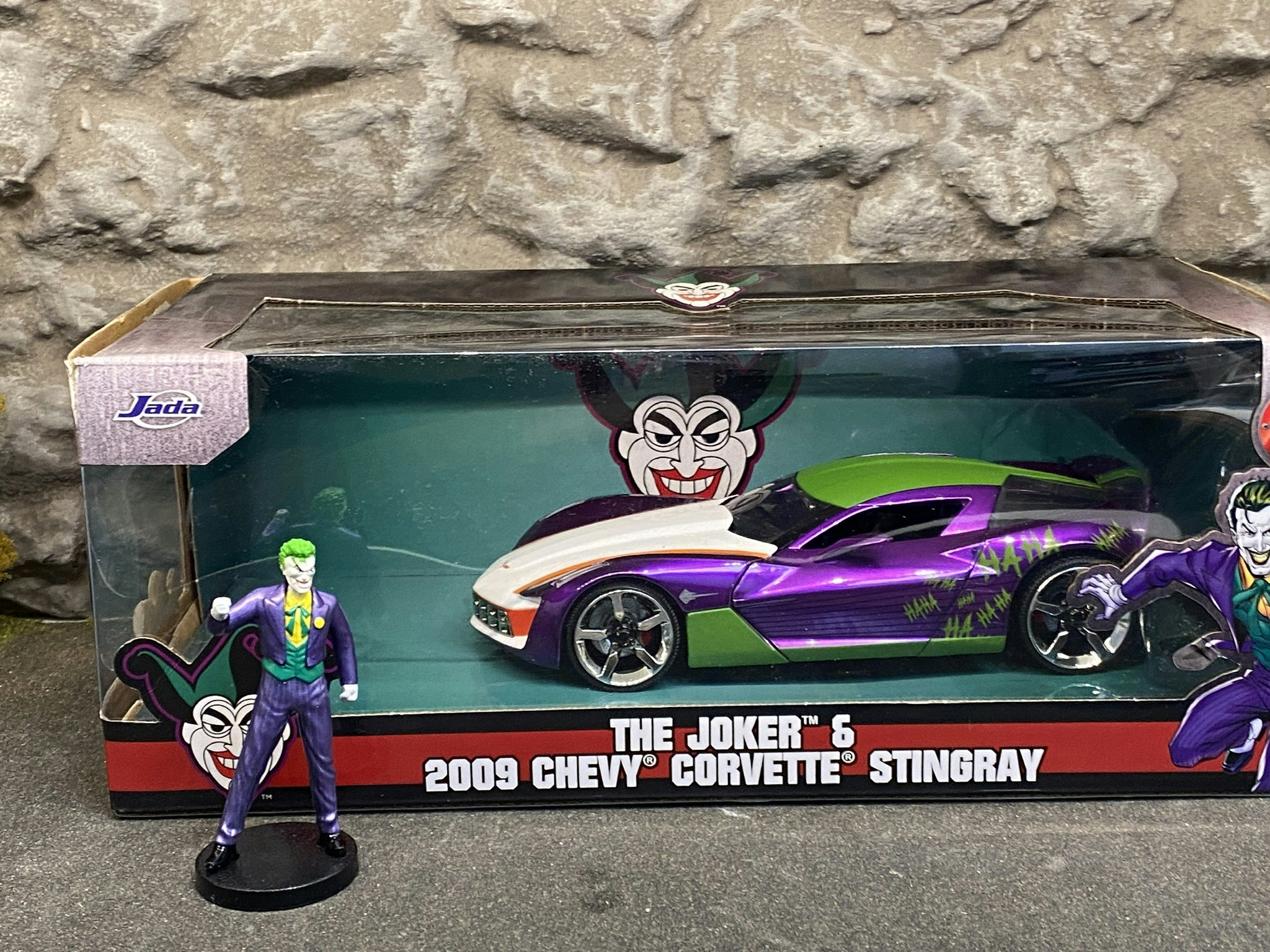 Skala 1/24: DC Comics: Chevy Corvette Stingray 09', The Joker fr Jada