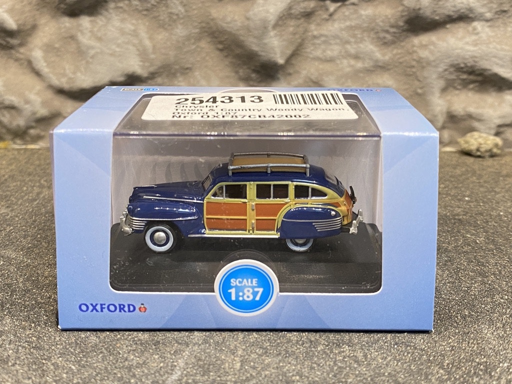 Skala 1/87 Chrysler Town & Country Woody Wagon från Oxford