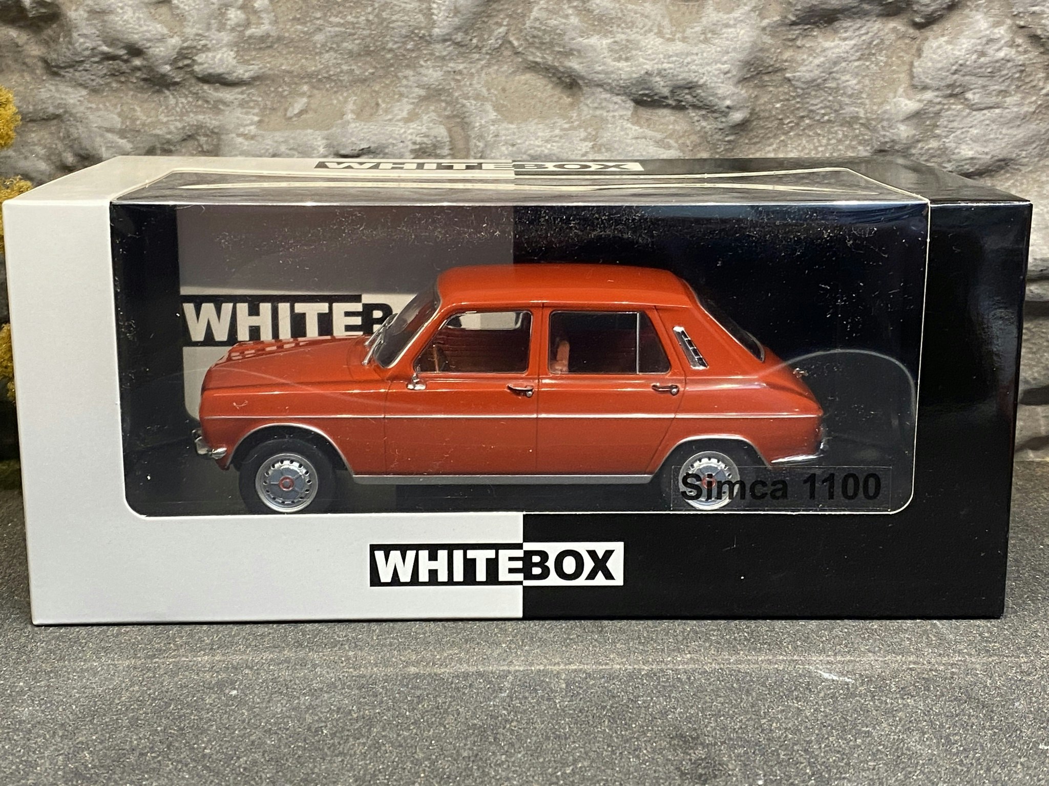 Skala 1/24 Simca 1100, Red, fr WhiteBox
