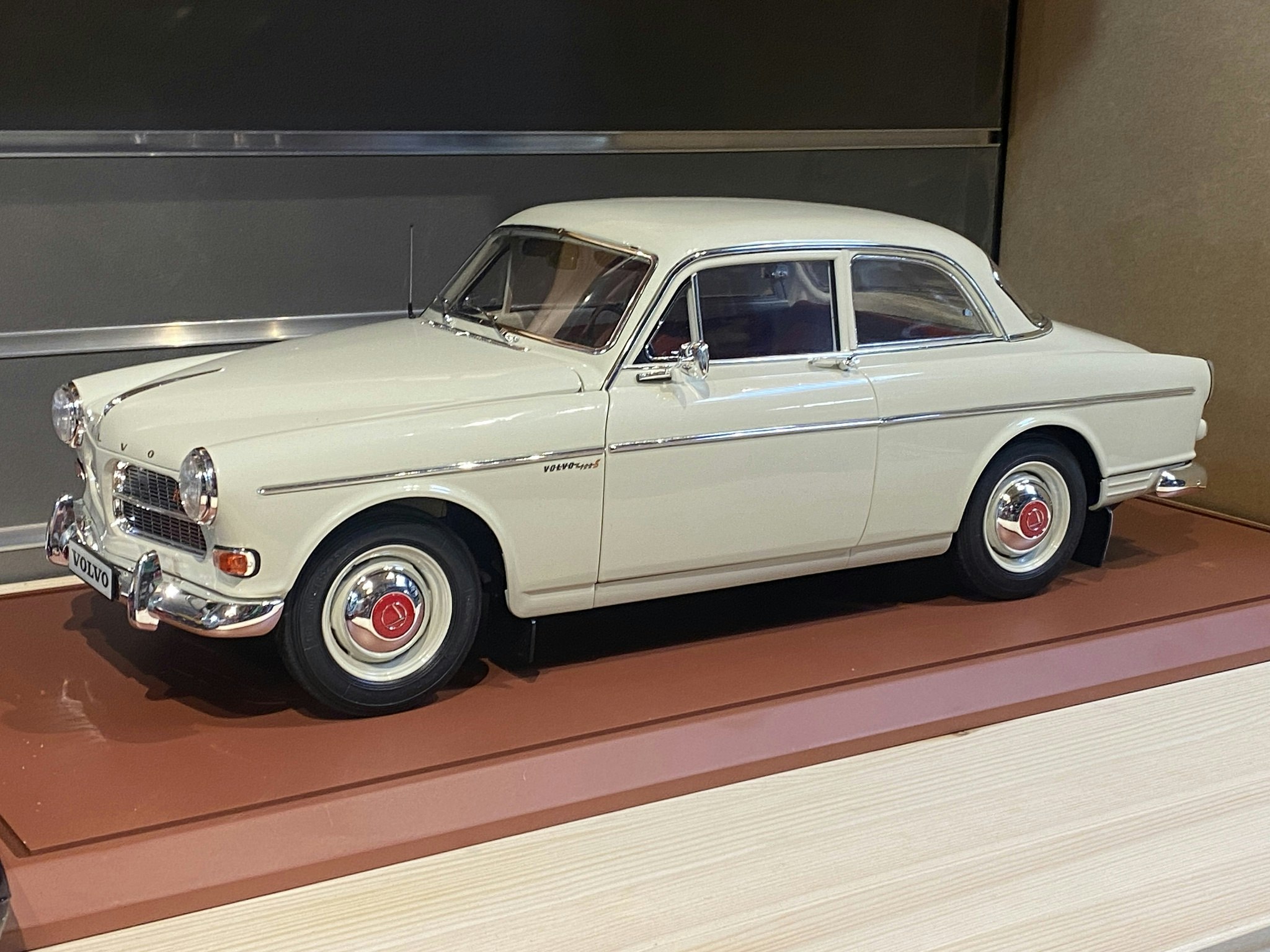 Scale 1/8 Built & modified Volvo 122S Amazon in metal from Ixo Collections