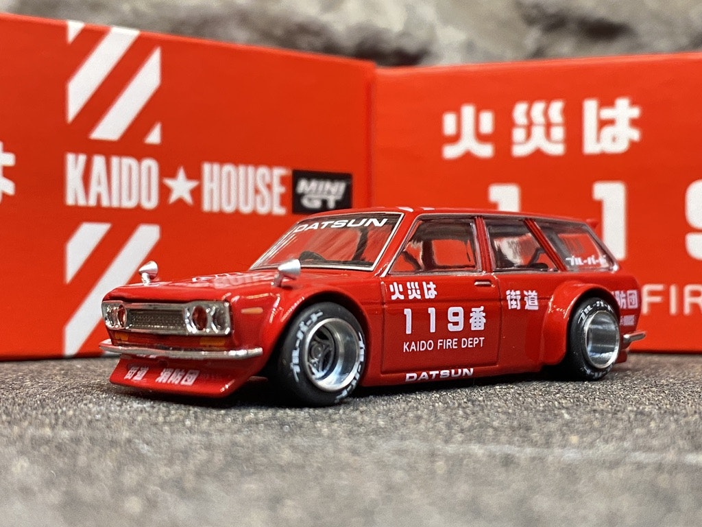 Skala 1/64 - Datsun KAIDO Fire Dept 510 Wagon (KHMG020) KAIDO fr MINI GT