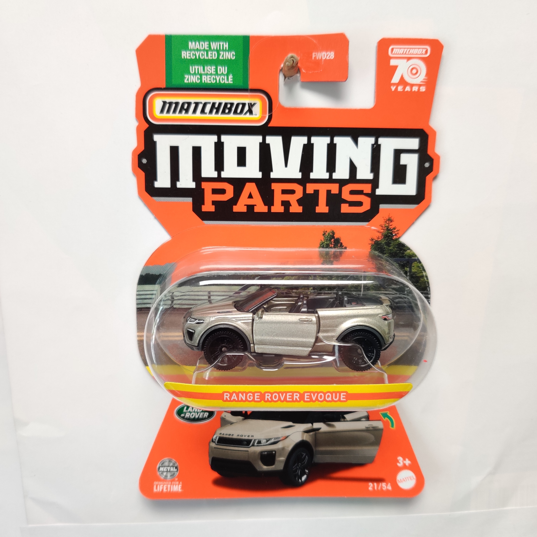 Skala 1/64 Matchbox "Moving parts" - Range Rover Evoque