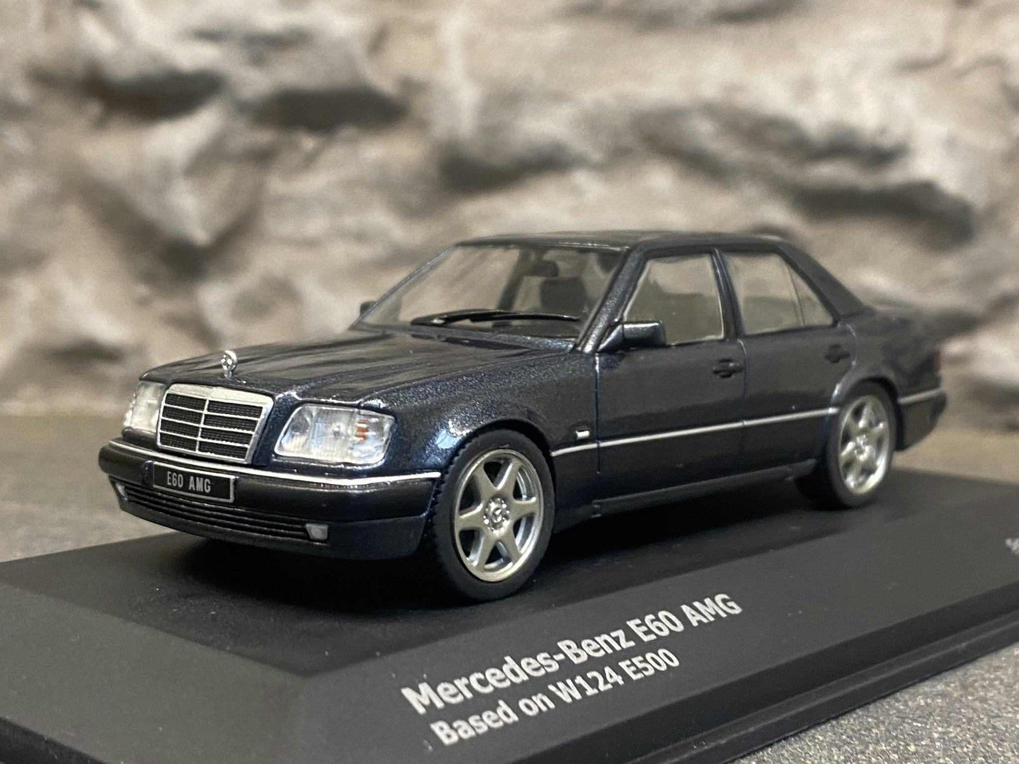 Skala 1/43 Mercedes-Benz E60 AMG, Based on W124 E500, Black, fr Solido