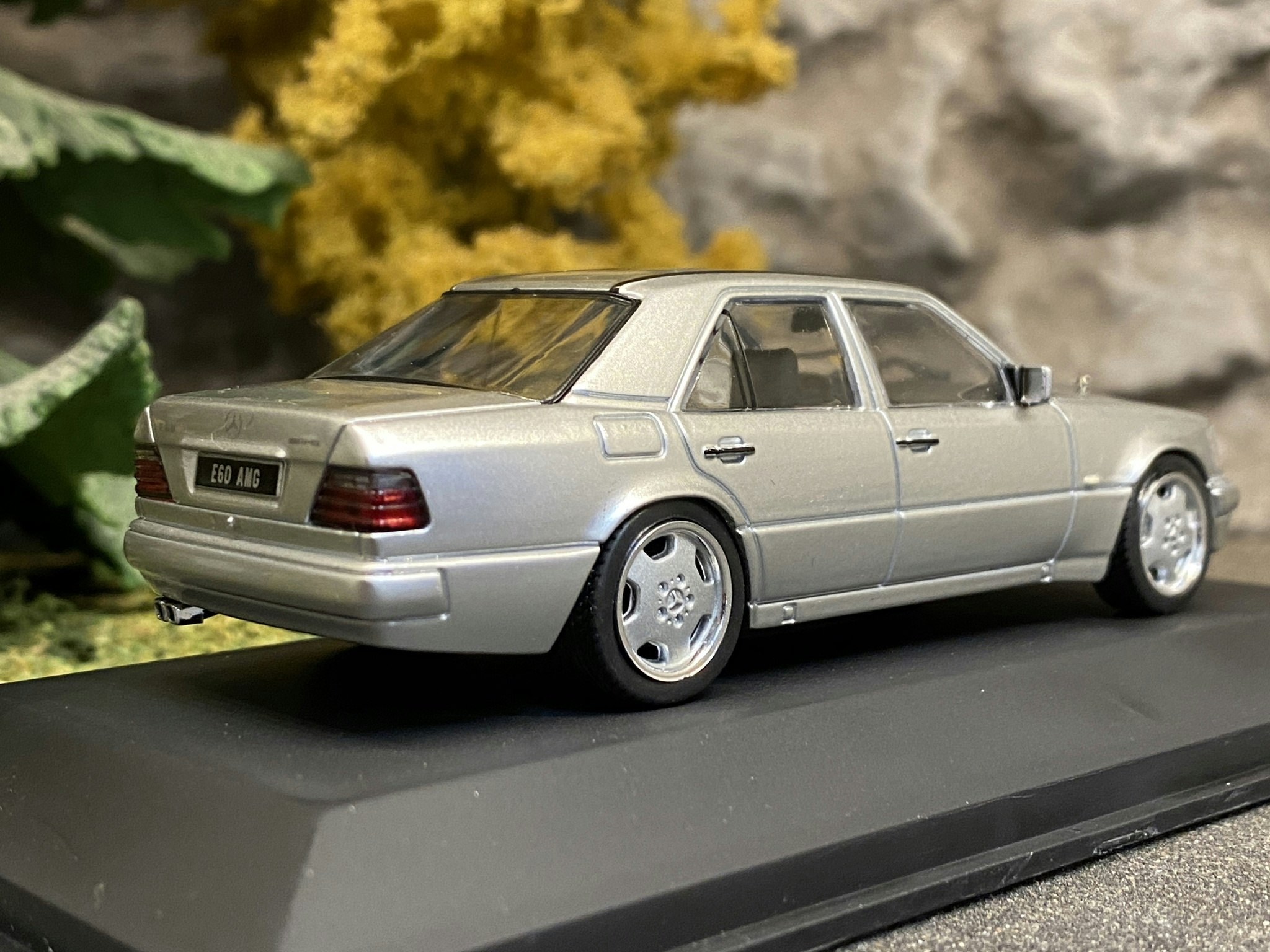 Skala 1/43 Mercedes-Benz E60 AMG, Based on W124 E500, Silver, fr Solido