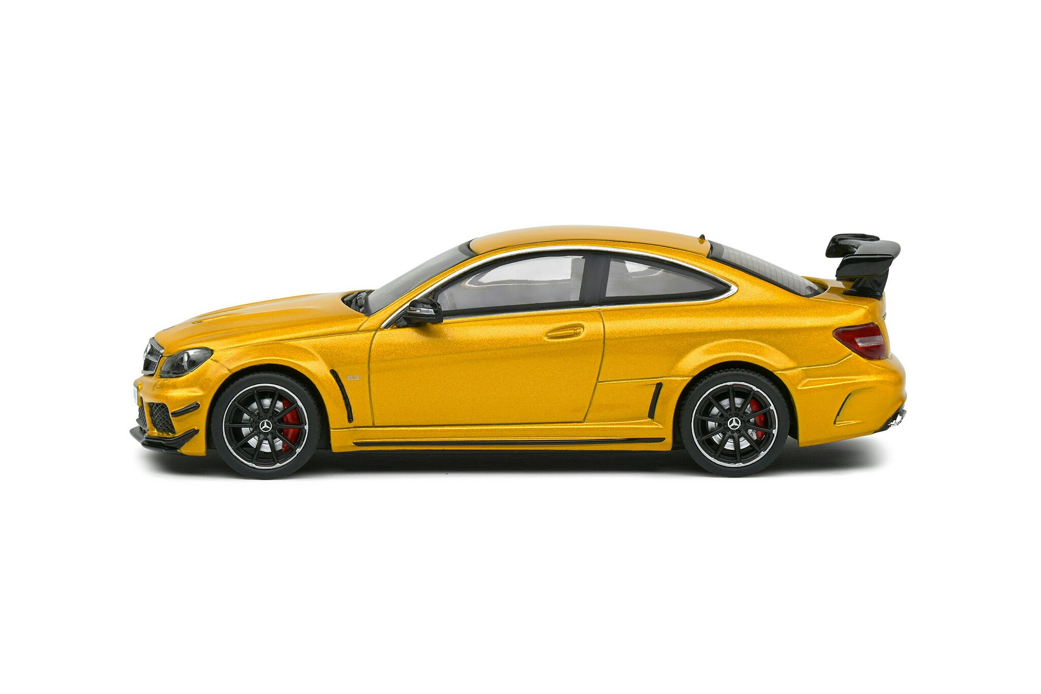 Skala 1/43 Mercedes-Benz C63 AMG Black series, Solarbeam yellow, 2012' fr Solido