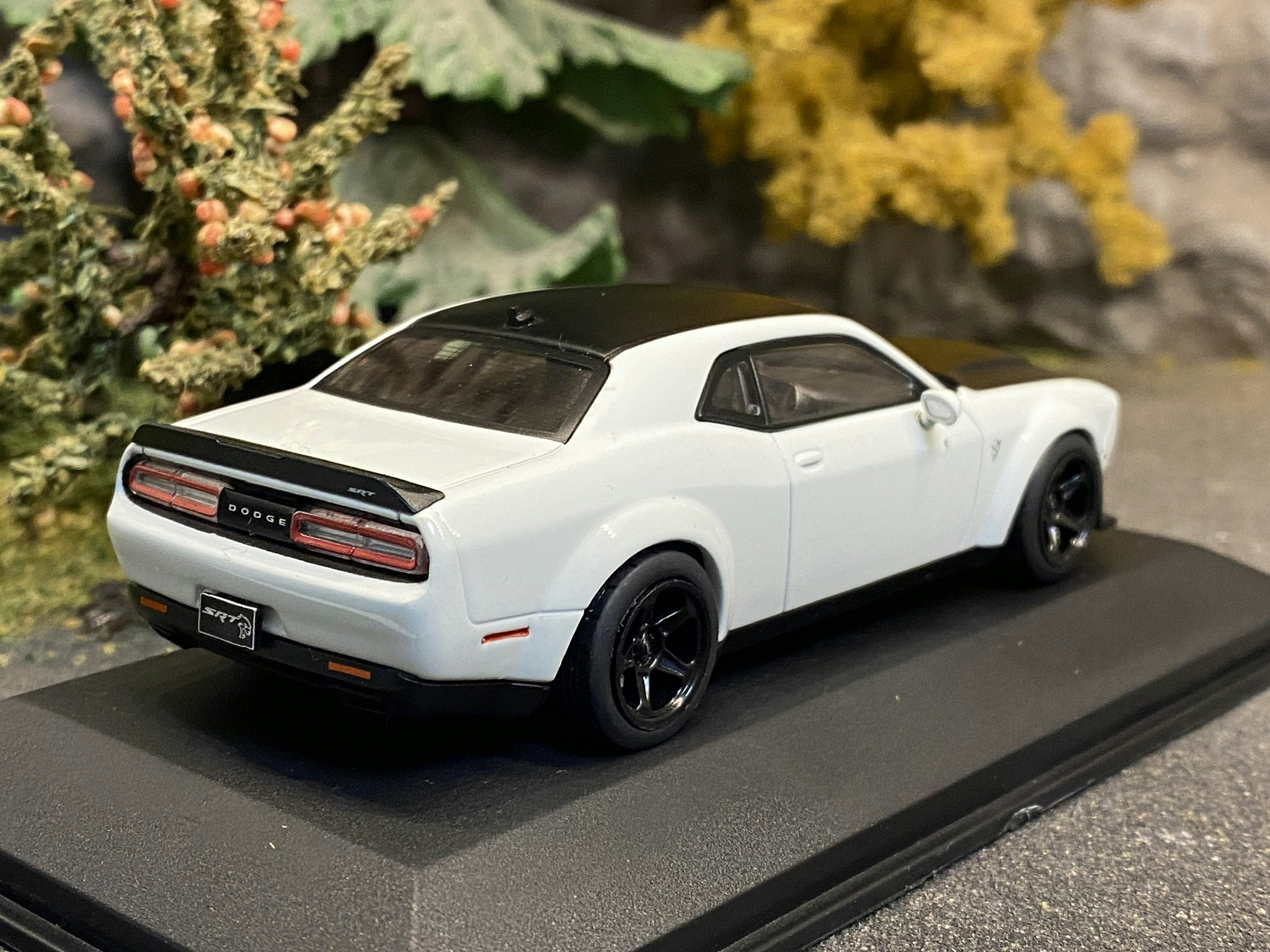 Skala 1/43 Dodge Challenger SRT Demon V8 6,2L – White – 2018' fr Solido