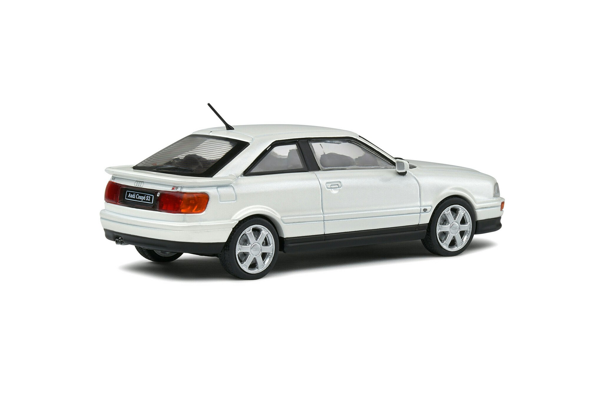 Skala 1/43 Audi Coupé S2, 2226ccm (2,3) 5-cyl Turbo, Pearl white 92' fr Solido