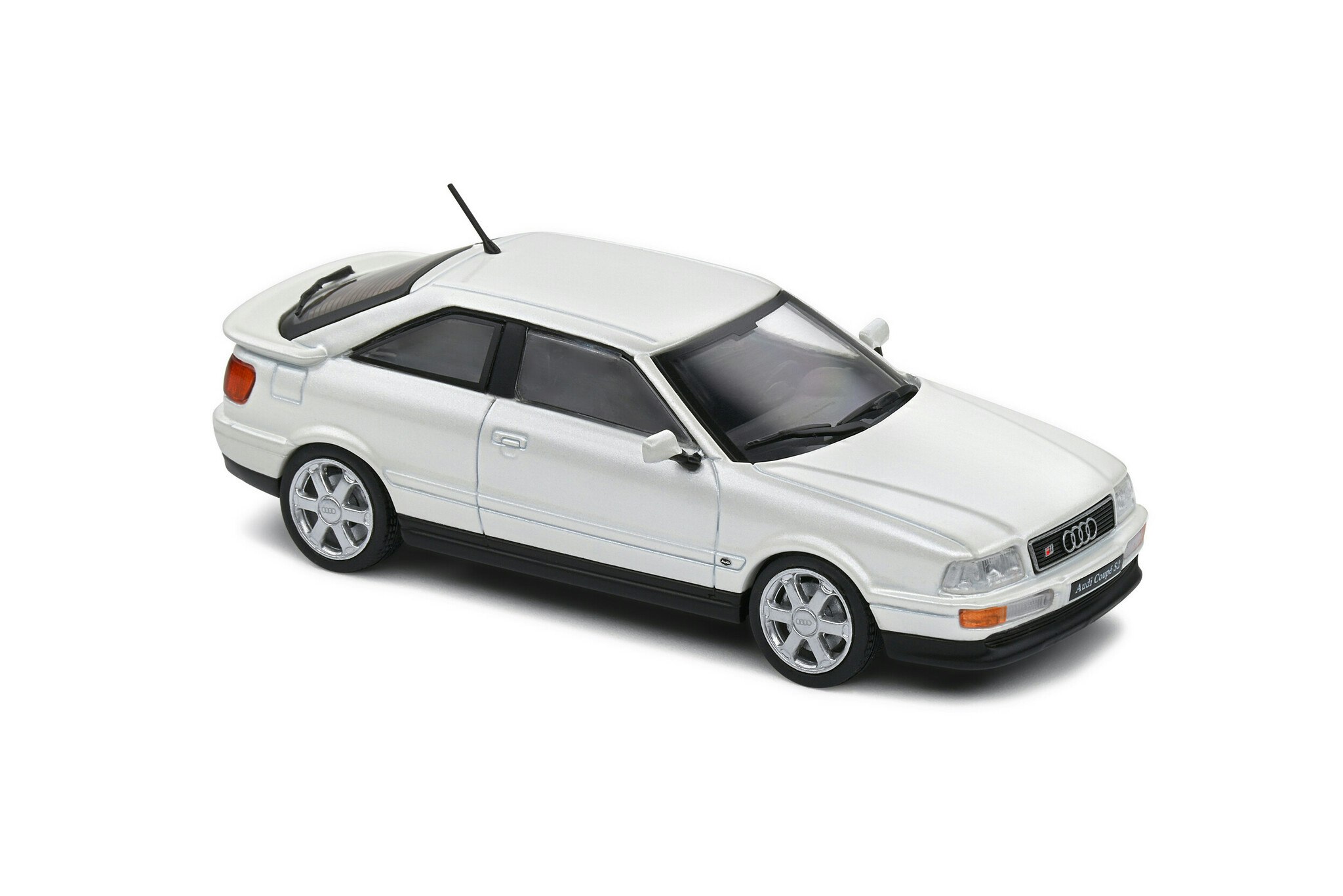 Skala 1/43 Audi Coupé S2, 2226ccm (2,3) 5-cyl Turbo, Pearl white 92' fr Solido