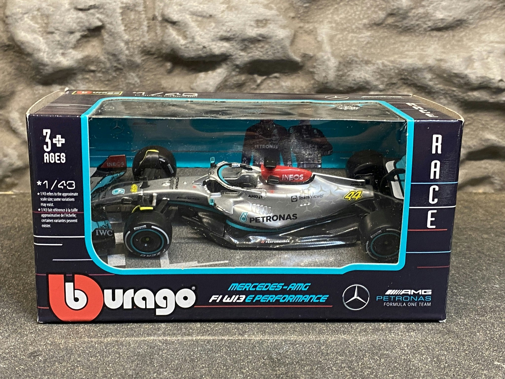 Skala 1/43 - F1 Mercedes AMG F1 W13E Performance  #44 L.Hamilton 22' fr Bburago