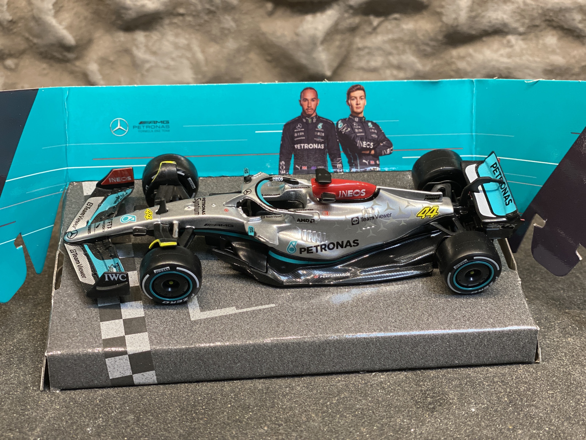Skala 1/43 - F1 Mercedes AMG F1 W13E Performance  #44 L.Hamilton 22' fr Bburago