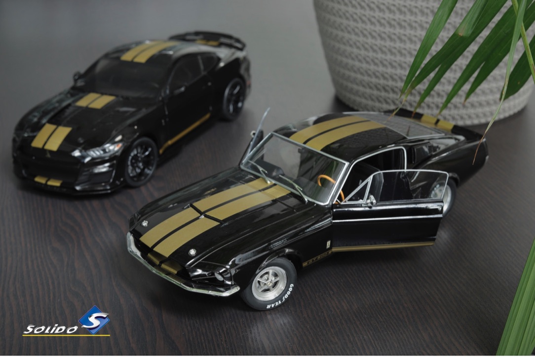 Skala 1/18 Shelby GT500 – Black w Golden Stripes (Mustang) – 1967 fr. SOLIDO