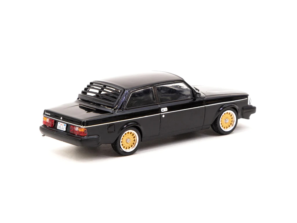 Skala 1/64 Volvo 242 Custom, Black fr TARMAC