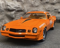 Skala 1/18 Chevrolet Camaro Z28 80', Orange fr Greenlight