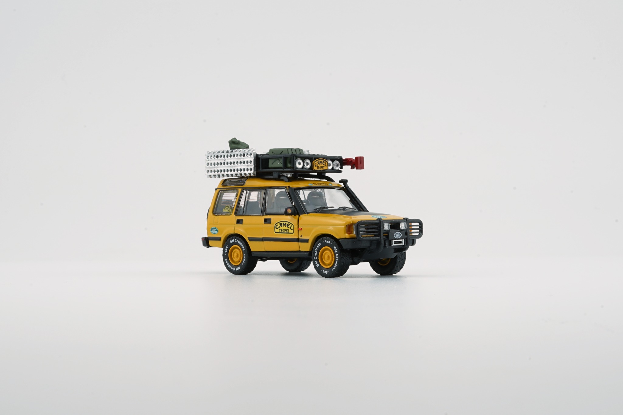 Skala 1/64 Land Rover Discovery 1 CAM RHD w Accessories fr BM Creations