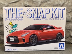 Skala 1/32 "The snap kit" Nissan GT-R, Red fr Aoshima