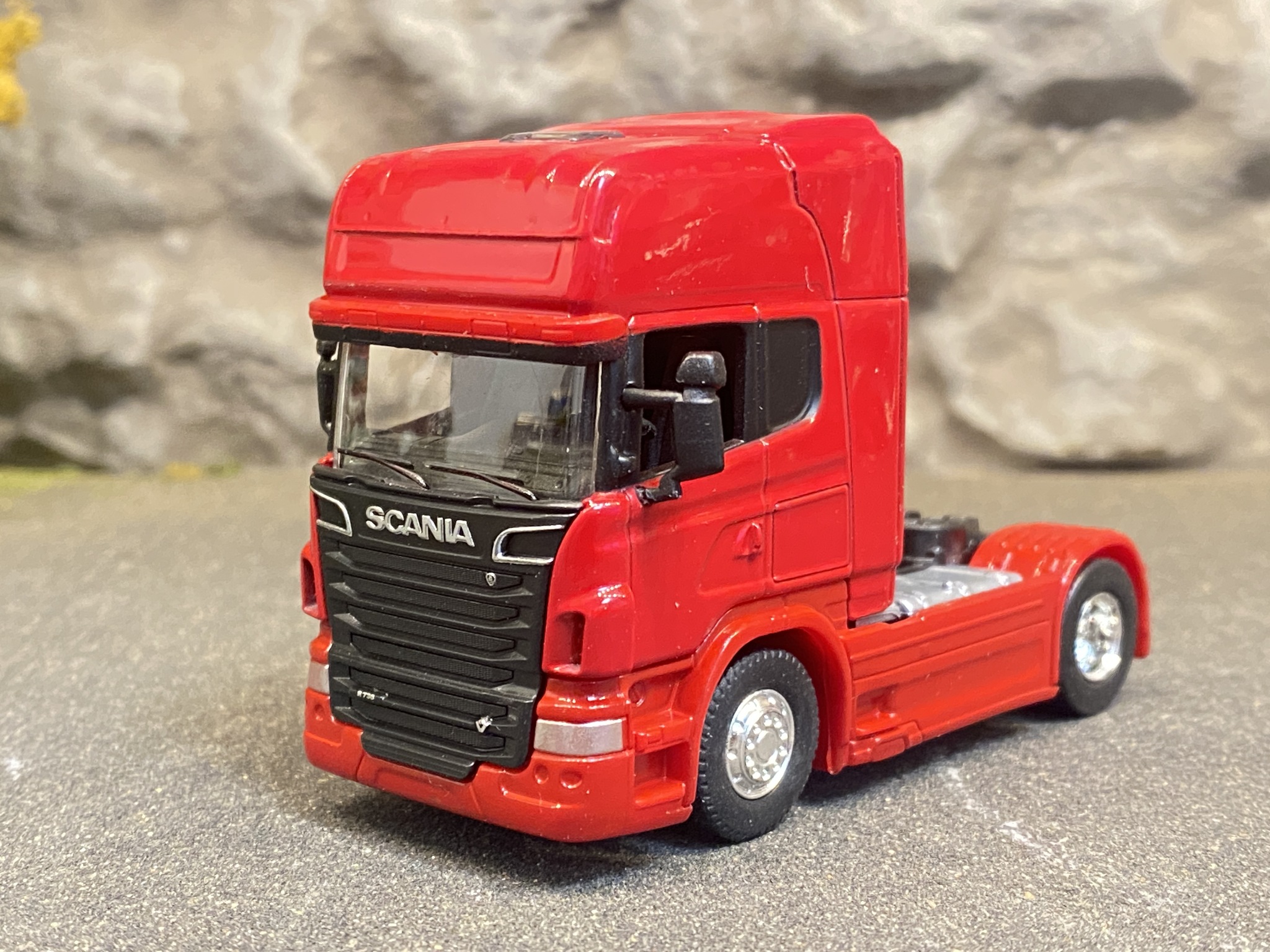 Skala 1/64 - Scania V8 R730 tractor 2-axle, red fr Welly