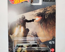 Skala 1/64 Hot Wheels PREMIUM, GMC Pnael 64' "Star Wars - Mandalorian"