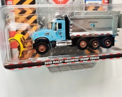 Skala 1/64 Mack Granite Dump Truck 19' "S.D. Truck series 17" från GreenLight