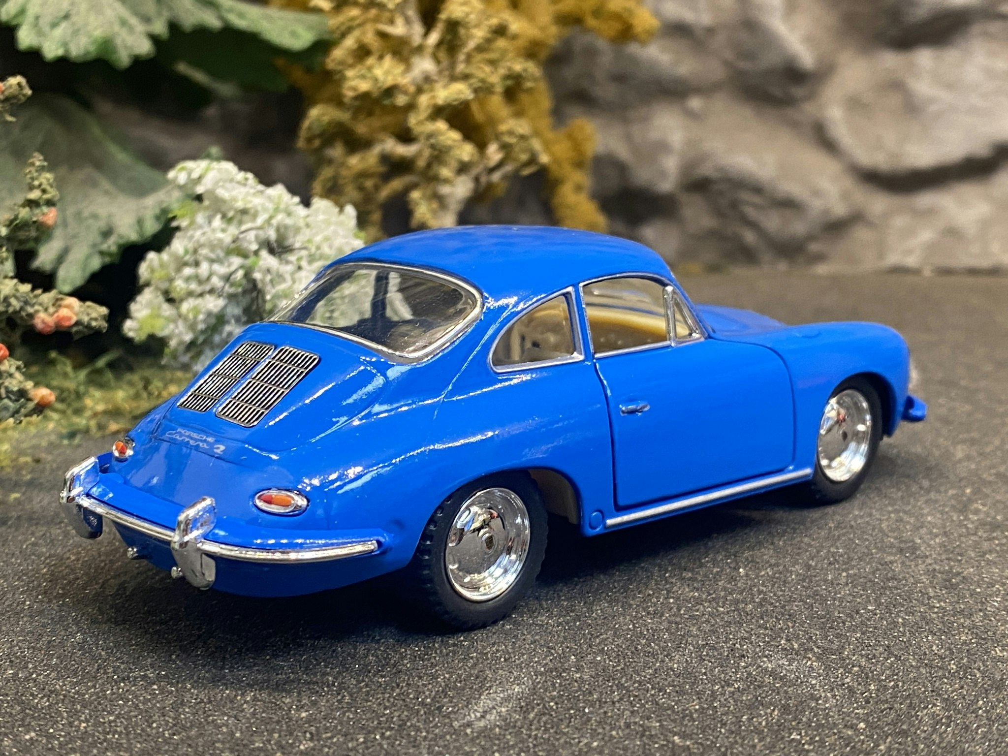 Skala 1/32 Porsche 356 B Carrera 2, Blue fr Kinsmart