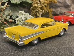 Skala 1/43 (1/40) Chevrolet Bel Air 1957, Yellow fr Kinsmart