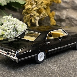 Skala 1/43 Chevrolet Impala 1967, Black fr Kinsmart