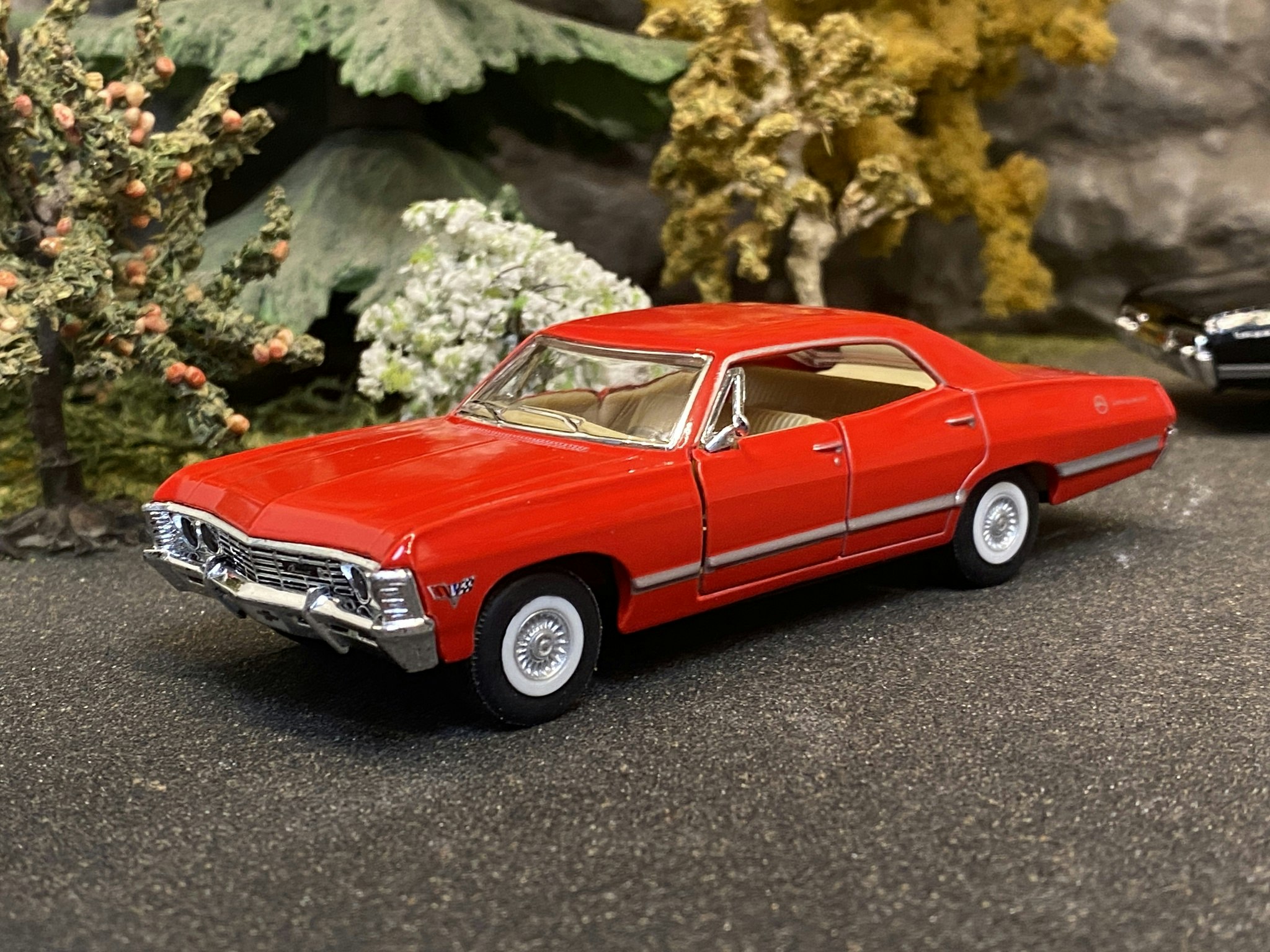 Skala 1/43 Chevrolet Impala 1967, Red fr Kinsmart