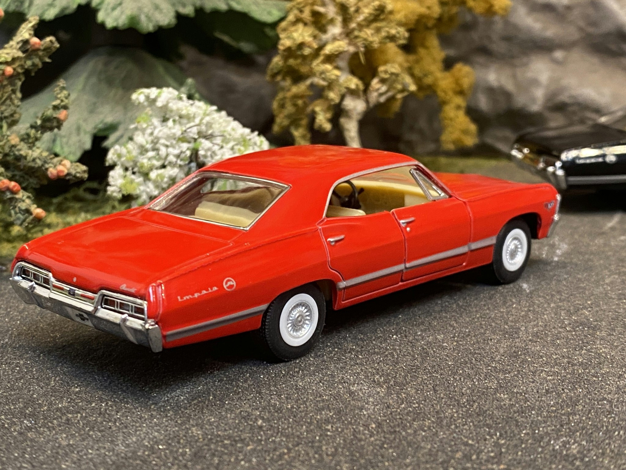Skala 1/43 Chevrolet Impala 1967, Red fr Kinsmart
