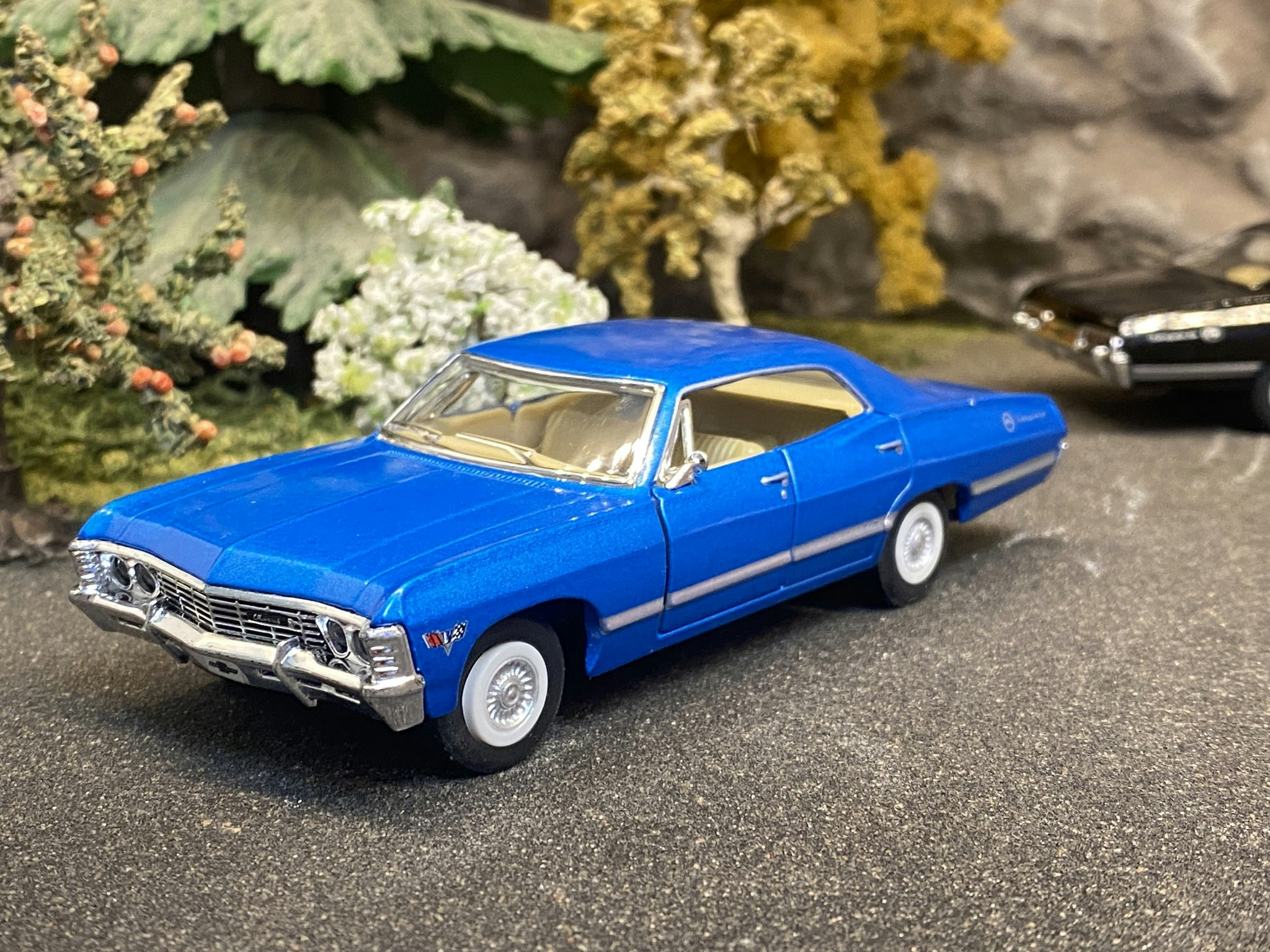 Skala 1/43 Chevrolet Impala 1967, Blue fr Kinsmart