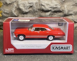 Skala 1/43 Chevrolet Impala 1967, Red, with box/låda fr Kinsmart