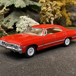 Skala 1/43 Chevrolet Impala 1967, Red, with box/låda fr Kinsmart