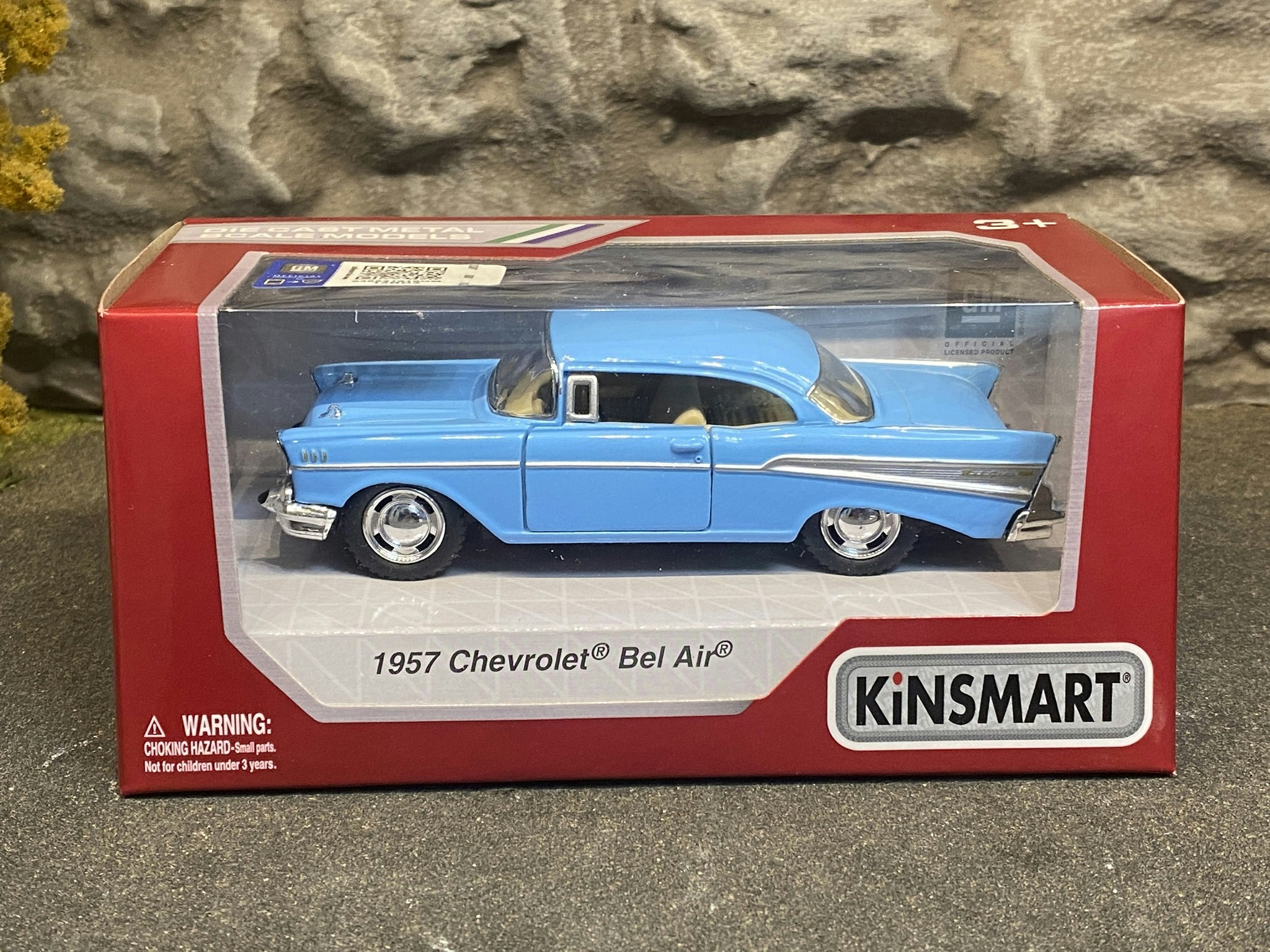 Skala 1/43 Chevrolet Bel Air 1957, Light blue, with box/låda fr Kinsmart