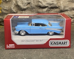 Skala 1/43 Chevrolet Bel Air 1957, Light blue, with box/låda fr Kinsmart