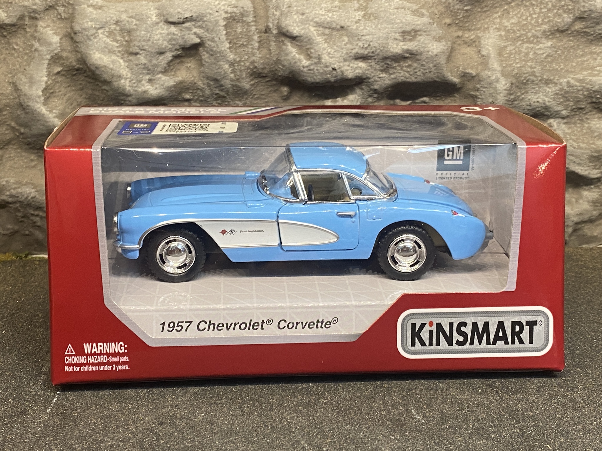 Skala 1/43 Chevrolet Corvette 1957, Light blue, with box/låda fr Kinsmart