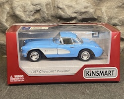 Skala 1/43 Chevrolet Corvette 1957, Light blue, with box/låda fr Kinsmart