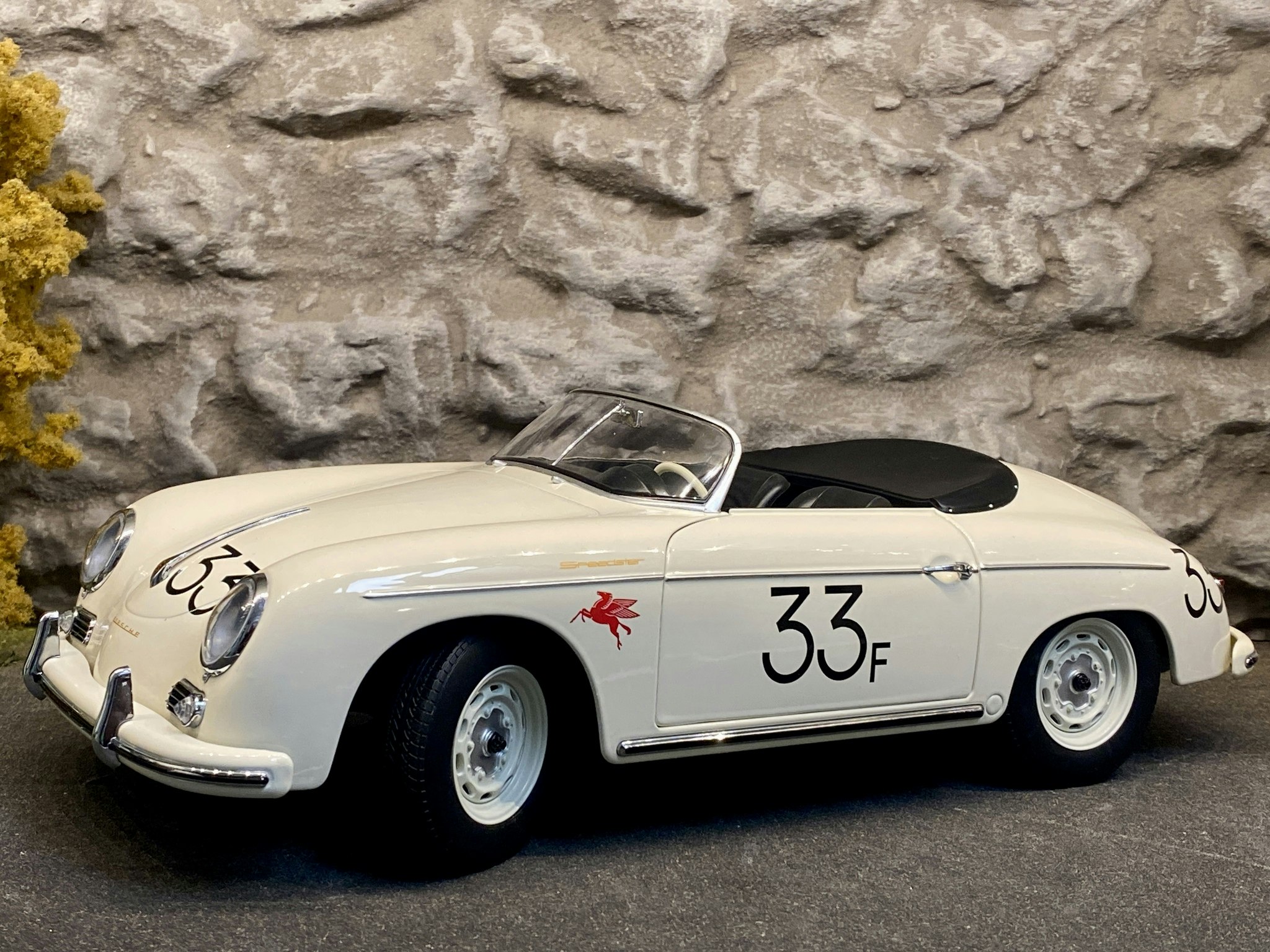 Skala 1/12 Porsche 356 A Speedster 1955, Cream fr KK-Scale