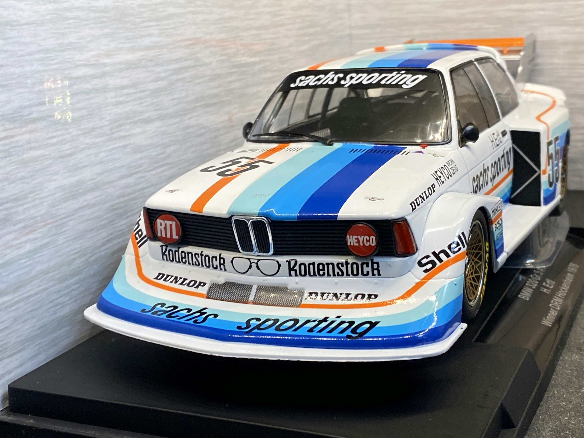 Skala 1/18 BMW 320 Gr.5, No.55, Sachs, DRM, Nürburgring 1978