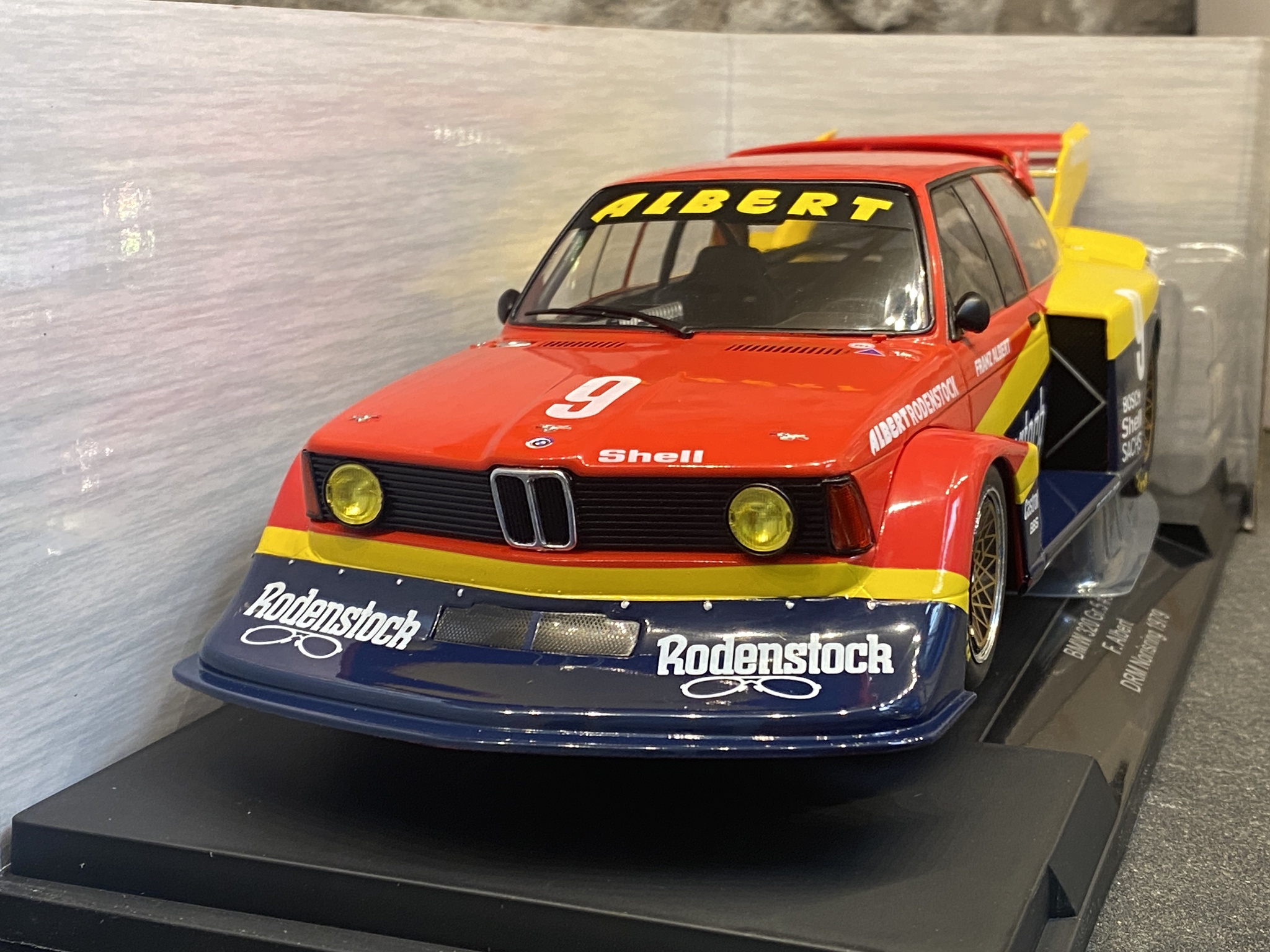 Skala 1/18 BMW 320 Gr.5 #9, Rodenstock, DRM, Norisring 1979 fr MCG/Model Car Group