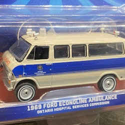 Skala 1/64 Ford Econoline 69' Ambulance, Ontario "First Responders" fr Greenlight