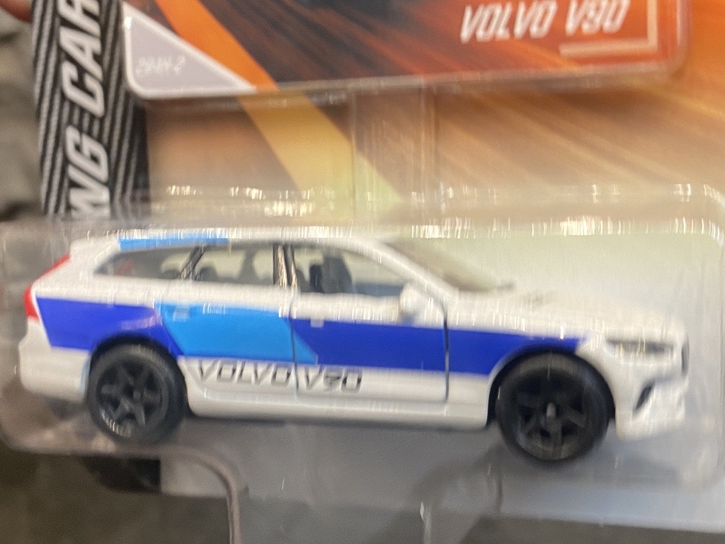 NEW! Skala 1/64 Volvo V90 - Racing cars fr Majorette