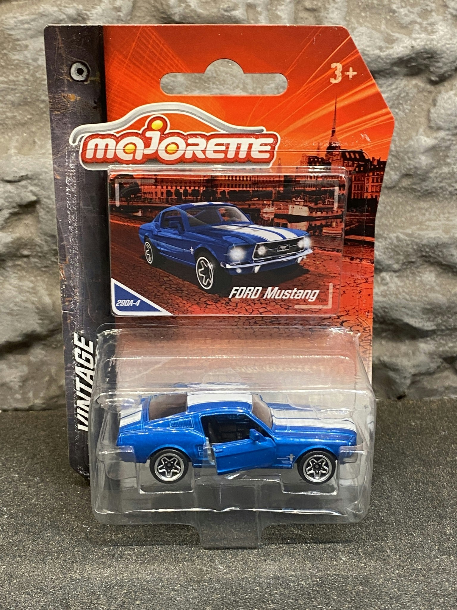Skala 1/64 Ford Mustang, Blue w White stripes fr Majorette - Vintage